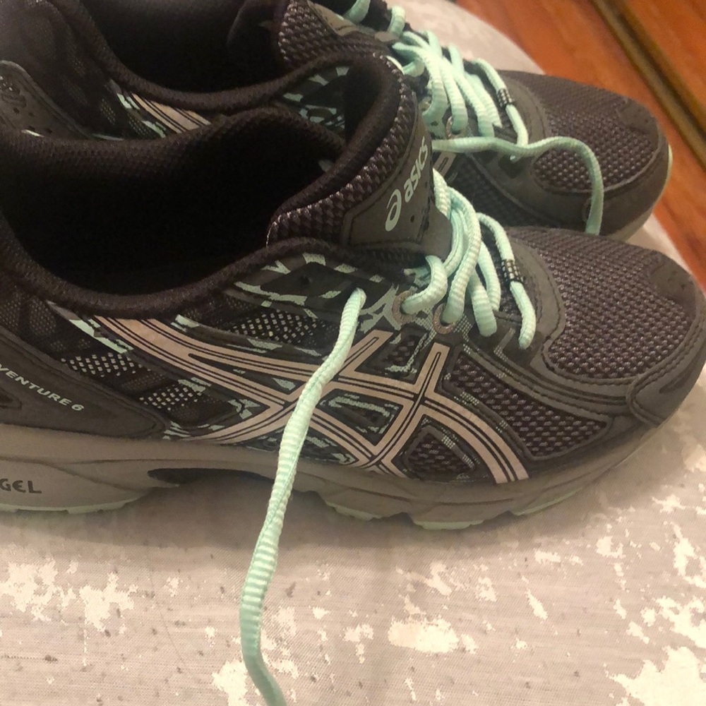 ASIC running shoes brand new
